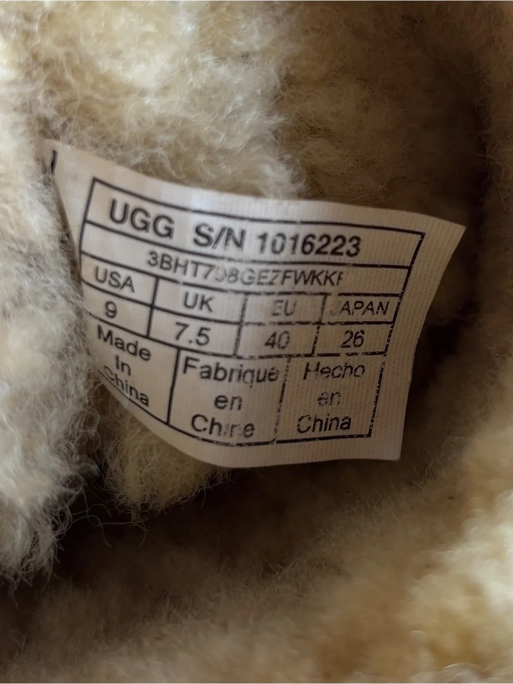 UGG 1016223 Classic Short II Boots for Women Size 9 Chestnut, Water Resistant